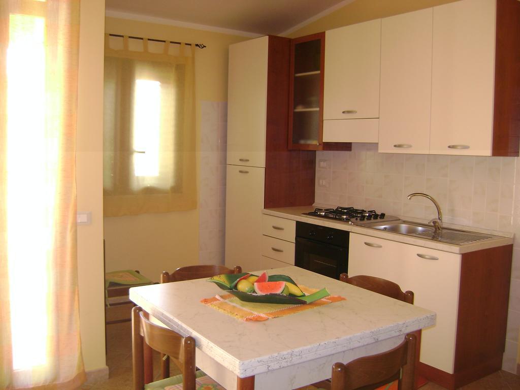 טראפטו Rosy'S Apartments חדר תמונה