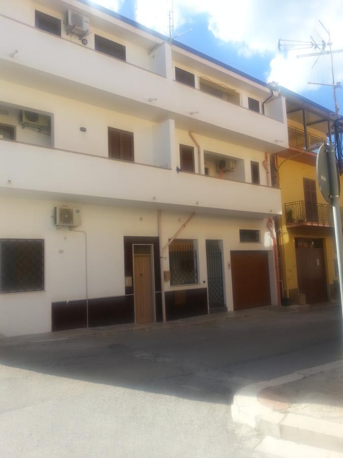 טראפטו Rosy'S Apartments מראה חיצוני תמונה